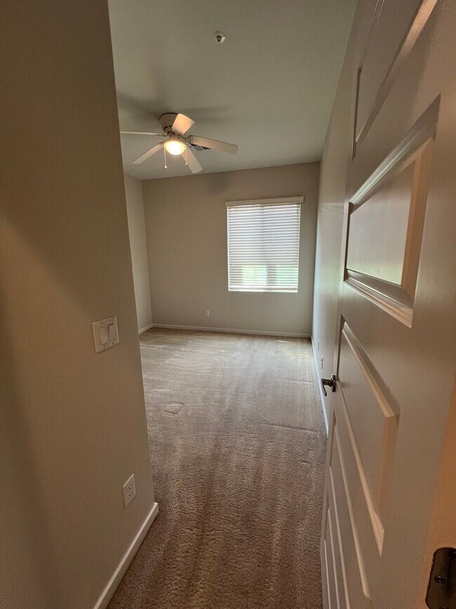 Building Photo - 3546 E Ravenswood Dr