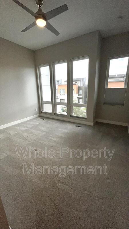 Building Photo - 2870 W Parkside Pl