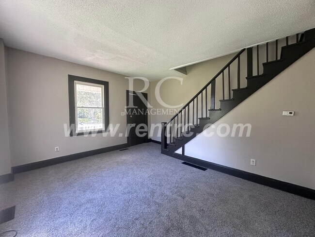 Building Photo - 17 Indiana-