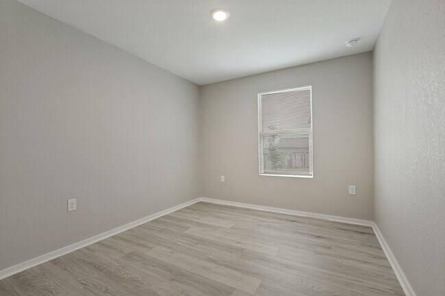 Building Photo - CHARMING 4-BEDROOM IN NEWLY CONSTRUCTED VALLE SOL
