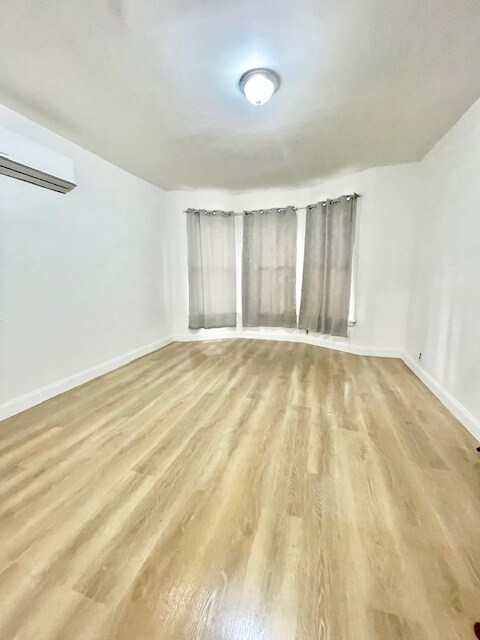 Primary Photo - 285 E 40th St