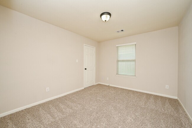 Building Photo - 18707 Majestic Vista Ln
