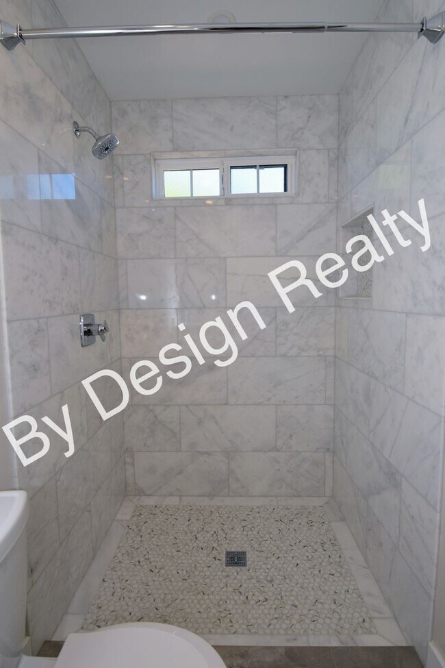 Building Photo - 3 Bed 3 Bath - Built in 2024 - 1/2 Mile to...