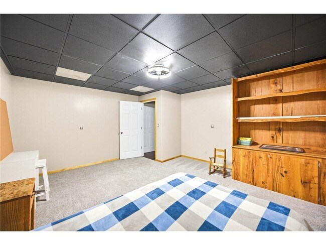 Building Photo - 17079 Paw Print Dr