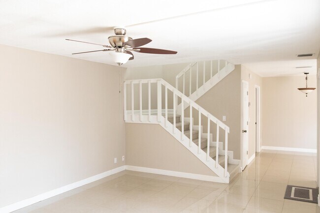 Building Photo - 70 Lake Arbor Dr