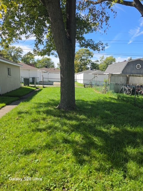 Building Photo - 17922 Oakwood Ave