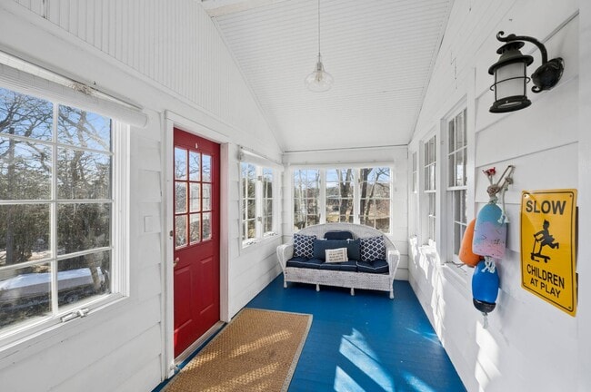 Building Photo - 6 PRIVATE Row