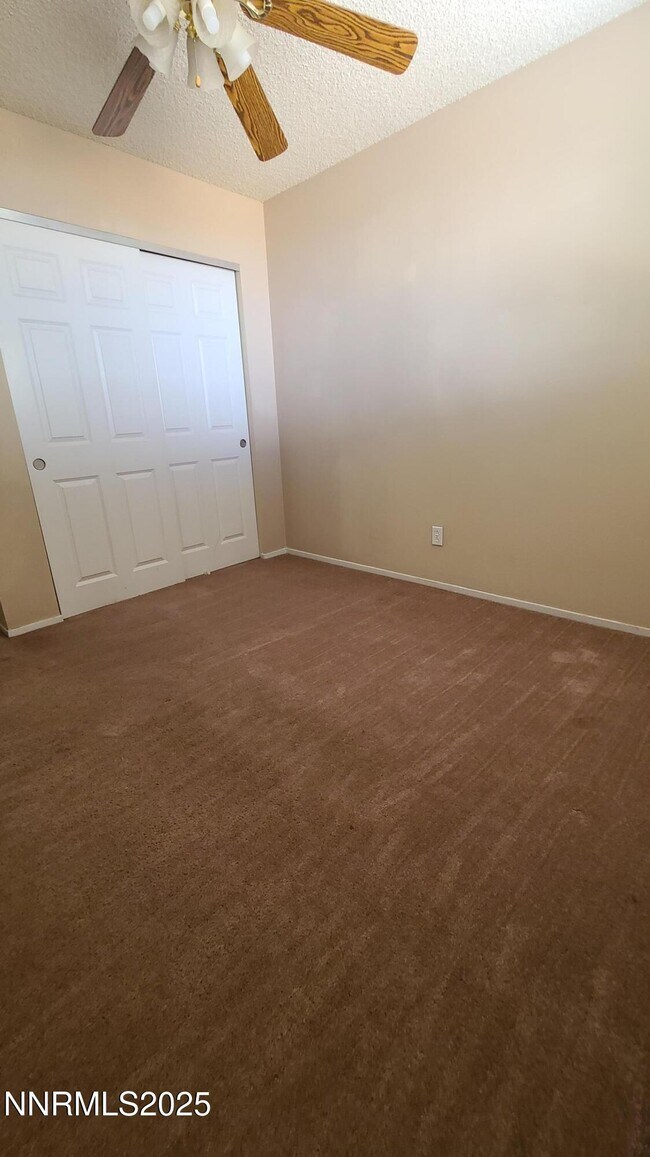 Building Photo - 5031 Catalina Dr