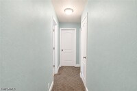 Building Photo - 655 Pointview Rd