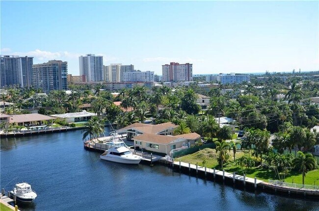 Building Photo - 401 Golden Isles Dr