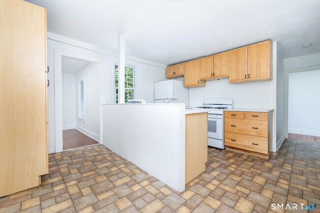 Building Photo - 858 Worthington Ridge