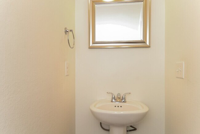 Building Photo - 1132 Aprilia Ln