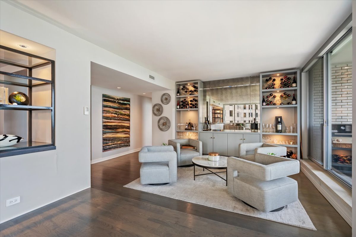 Building Photo - 1000 N Lake Shore Dr