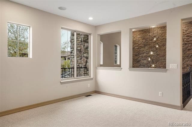 Building Photo - 15252 W Warren Dr