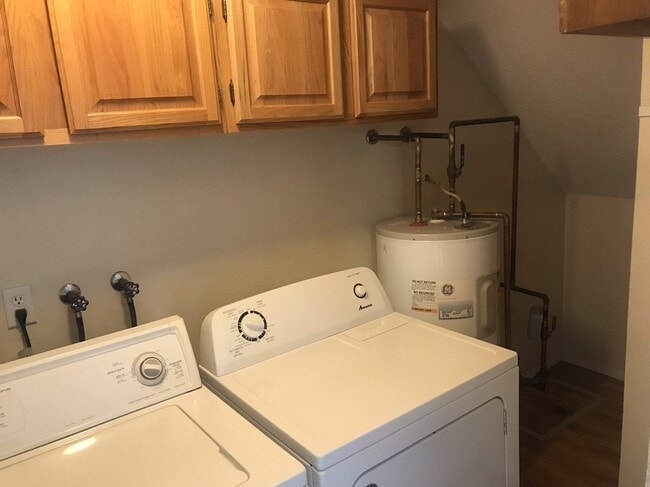 Building Photo - 440 22nd St E