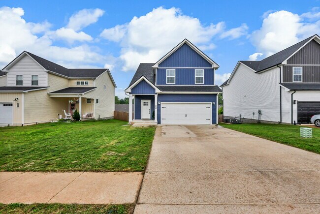 Building Photo - Beautiful modern home less than 2 years old