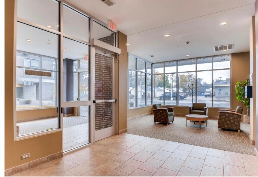 Lobby - 7600 Lyndale Ave S