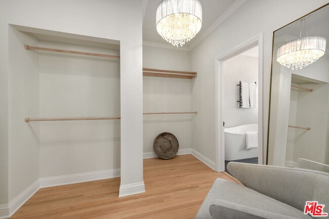 Building Photo - 802 Cochran Ave