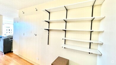 Building Photo - FULLY FURNISHED STUDIO IN KING MANOR! CLOS...