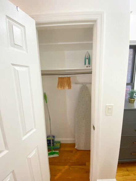 Building Photo - 317 E 75th St