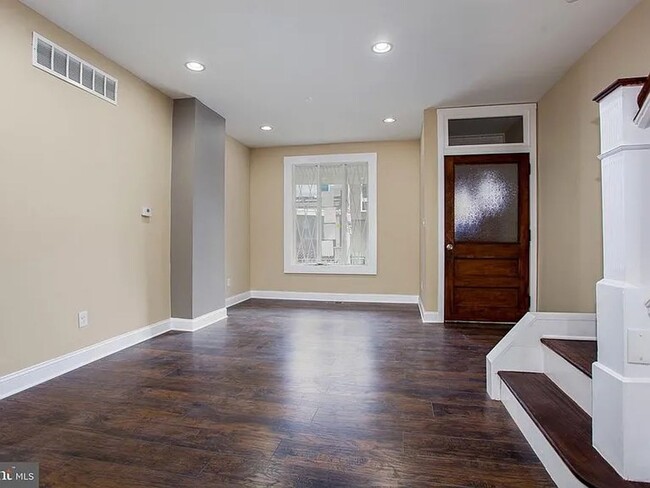 Building Photo - Updated 3 Bedroom Rental in Brewerytown wi...