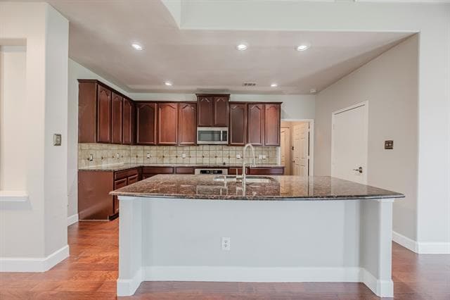 Building Photo - 11298 Bakersfield Dr