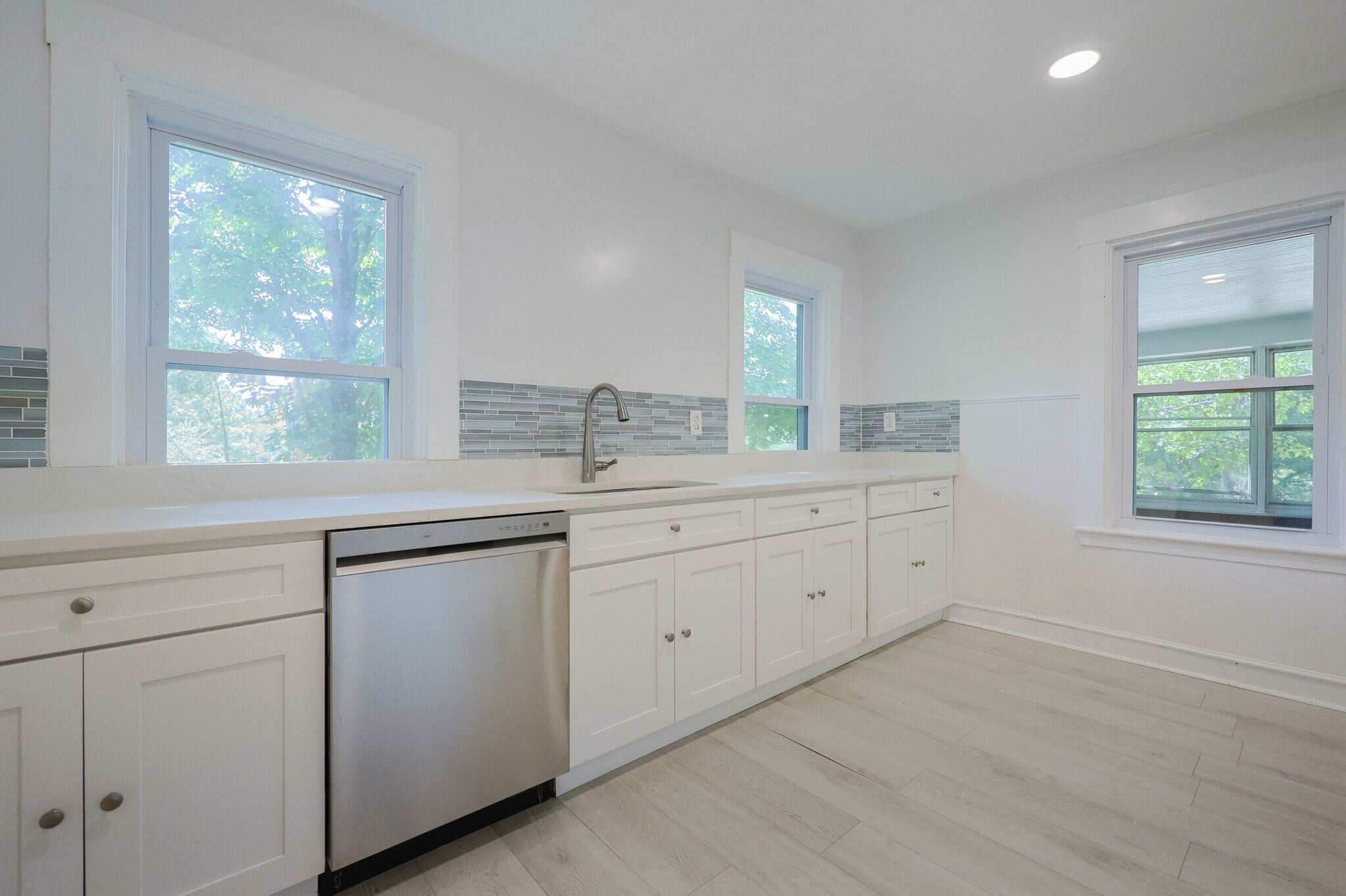 Building Photo - 85 Main St