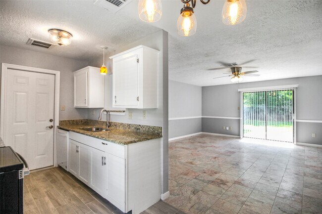 Building Photo - 12702 Gotham Dr