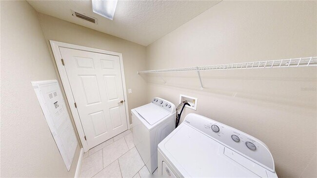 Building Photo - 6207 Colmar Pl