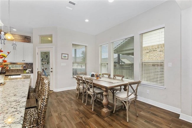 Building Photo - 744 Bonnet Blvd