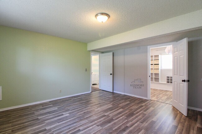 Building Photo - 4 Bedroom, 2 Bath + Office Home in West Richland