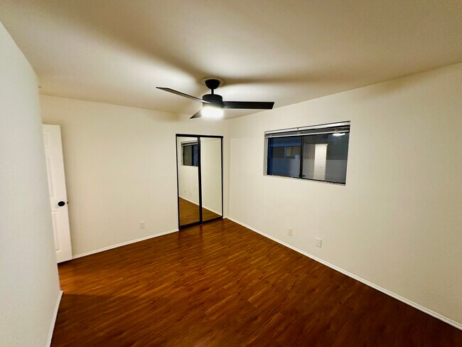 First bedroom - 5303 Alhama Dr