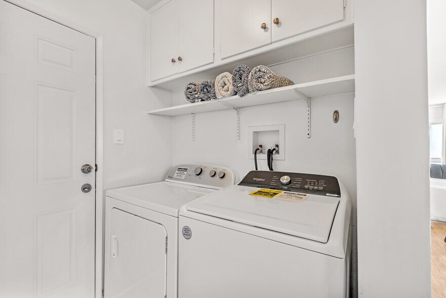 Building Photo - 15006 Burin Ave