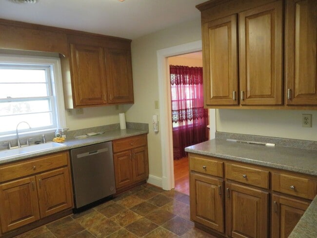 Building Photo - Meadowbrook Estates