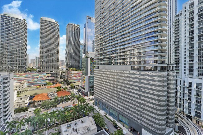 Building Photo - 1100 S Miami Ave