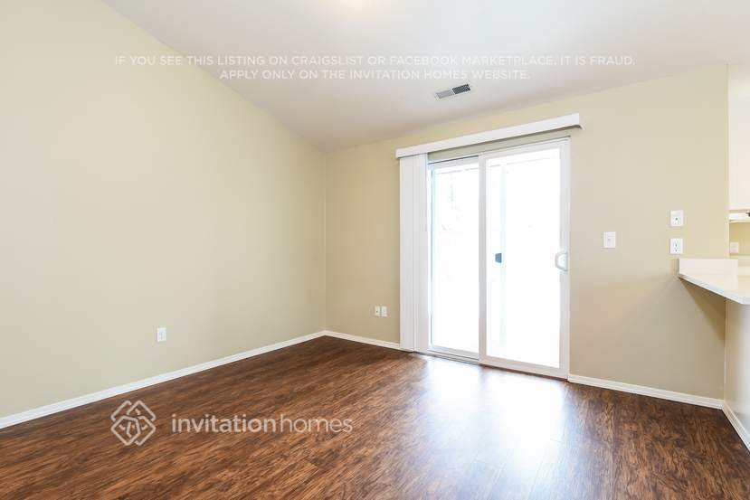 Building Photo - 18511 E Country Club Dr