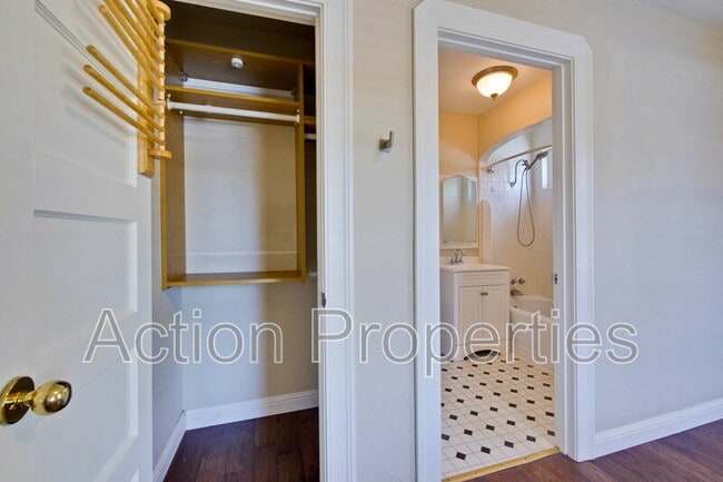 Building Photo - 124 Sunset Ave