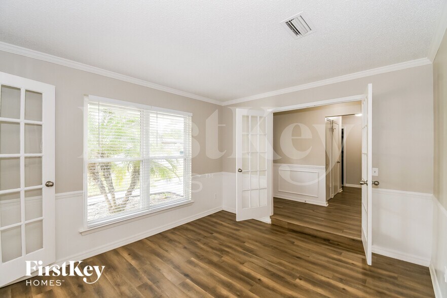 Building Photo - 3254 Remler Dr S