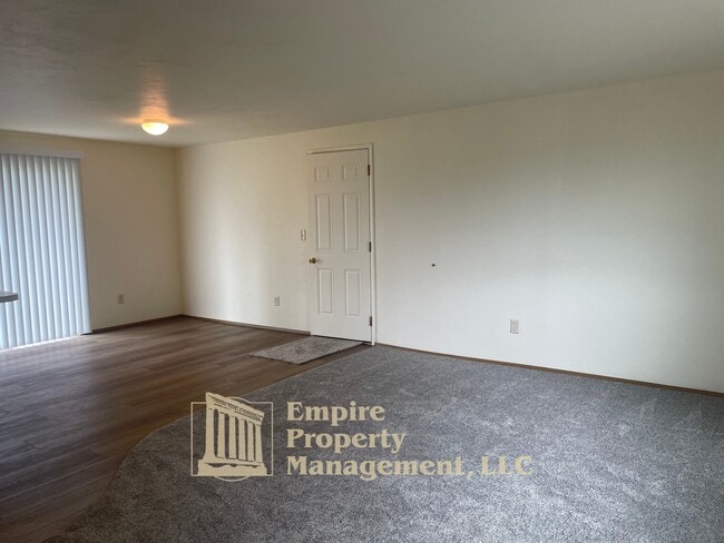 Building Photo - 1961 Taft St