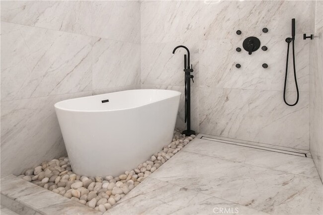 Building Photo - 22539 Dolorosa St