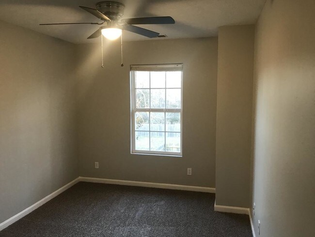 Building Photo - 3 bedroom in Louisville KY 40223