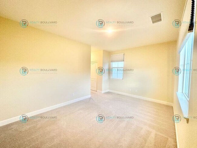 Building Photo - Beautiful 4 Bedroom, 2 Bathroom, 2 car garage, Single Story Home