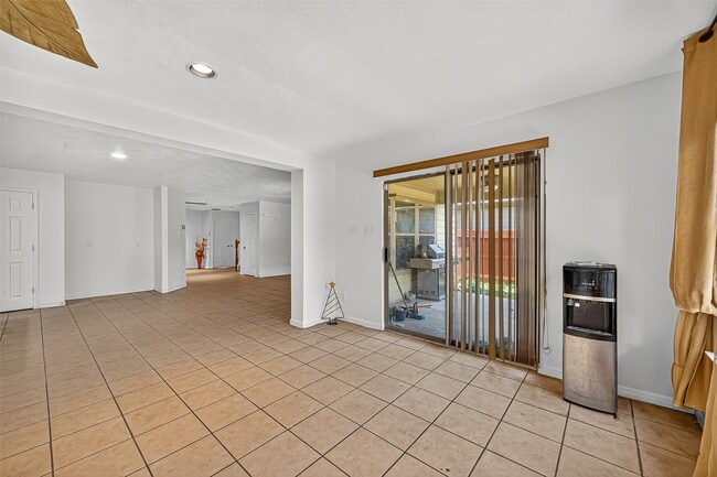 Building Photo - 16547 Lanesborough Dr