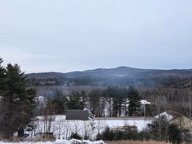 Building Photo - 18 Mirror Lk Hts