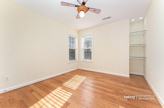 Building Photo - 4332 Southern Oak Dr