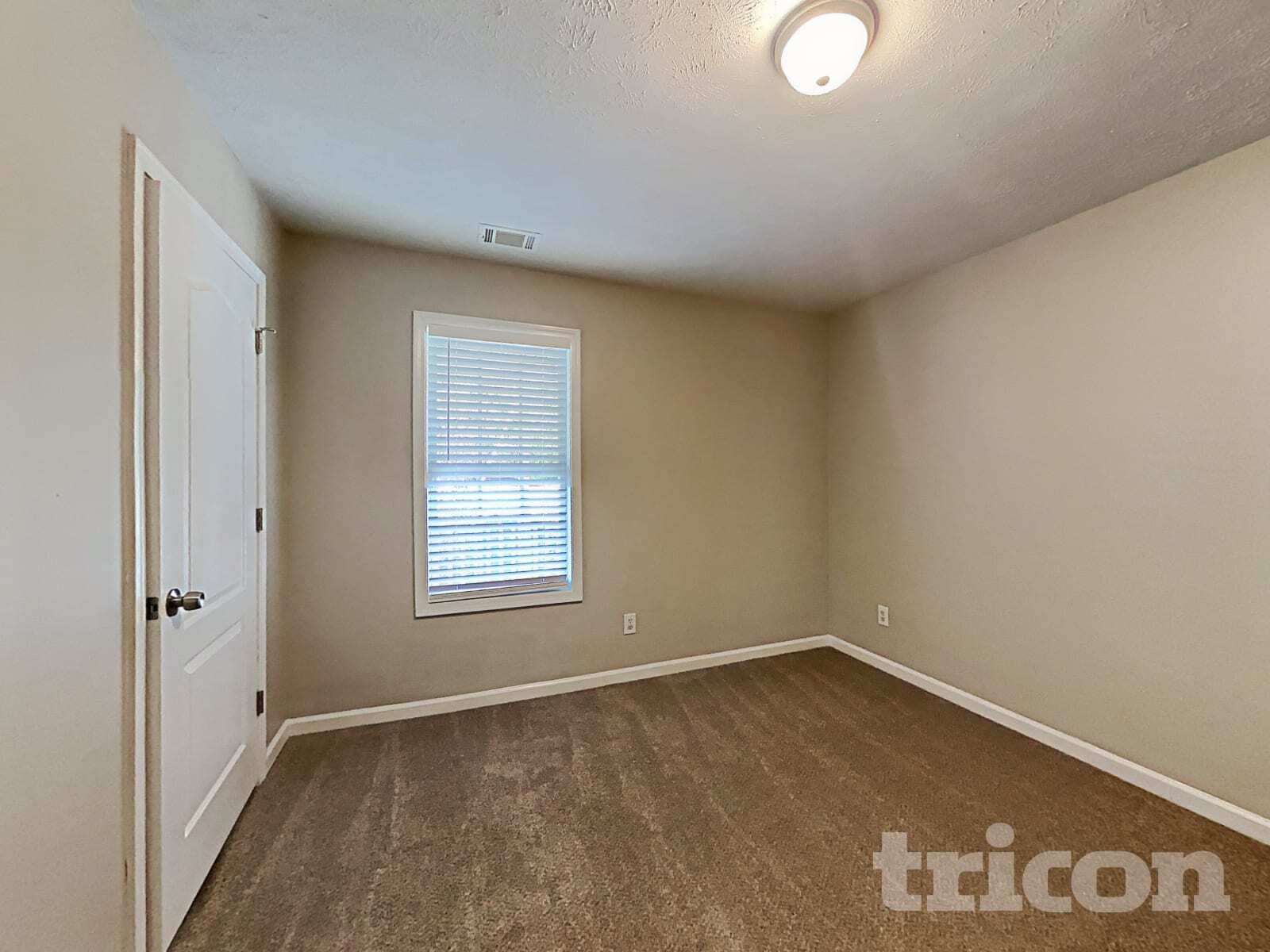 Building Photo - 204 Cobblestone Ln