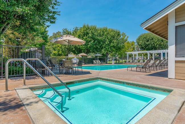 Building Photo - Woodside Village