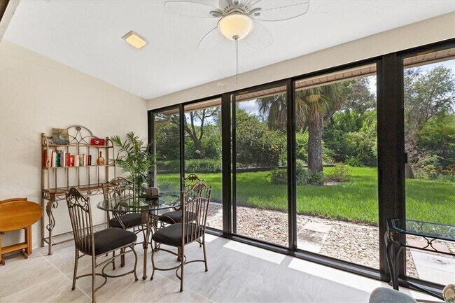 Building Photo - 3946 Wilshire Cir E
