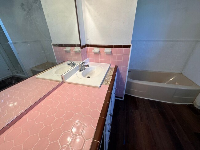 Building Photo - 850 County Road 218,