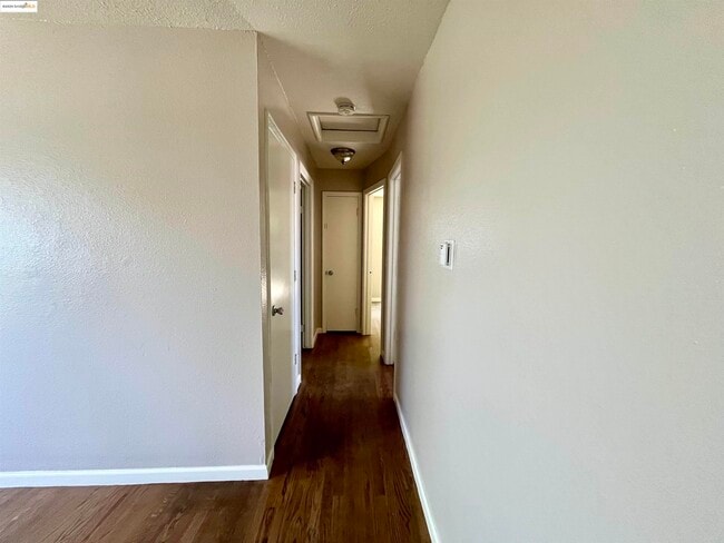 Building Photo - 3619 De Ovan Ave
